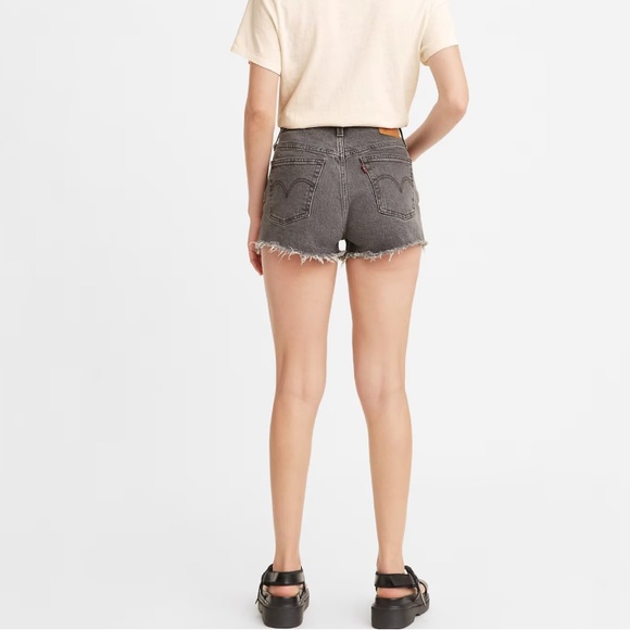 Levi’s High Rise Shorts - Picture 2 of 7